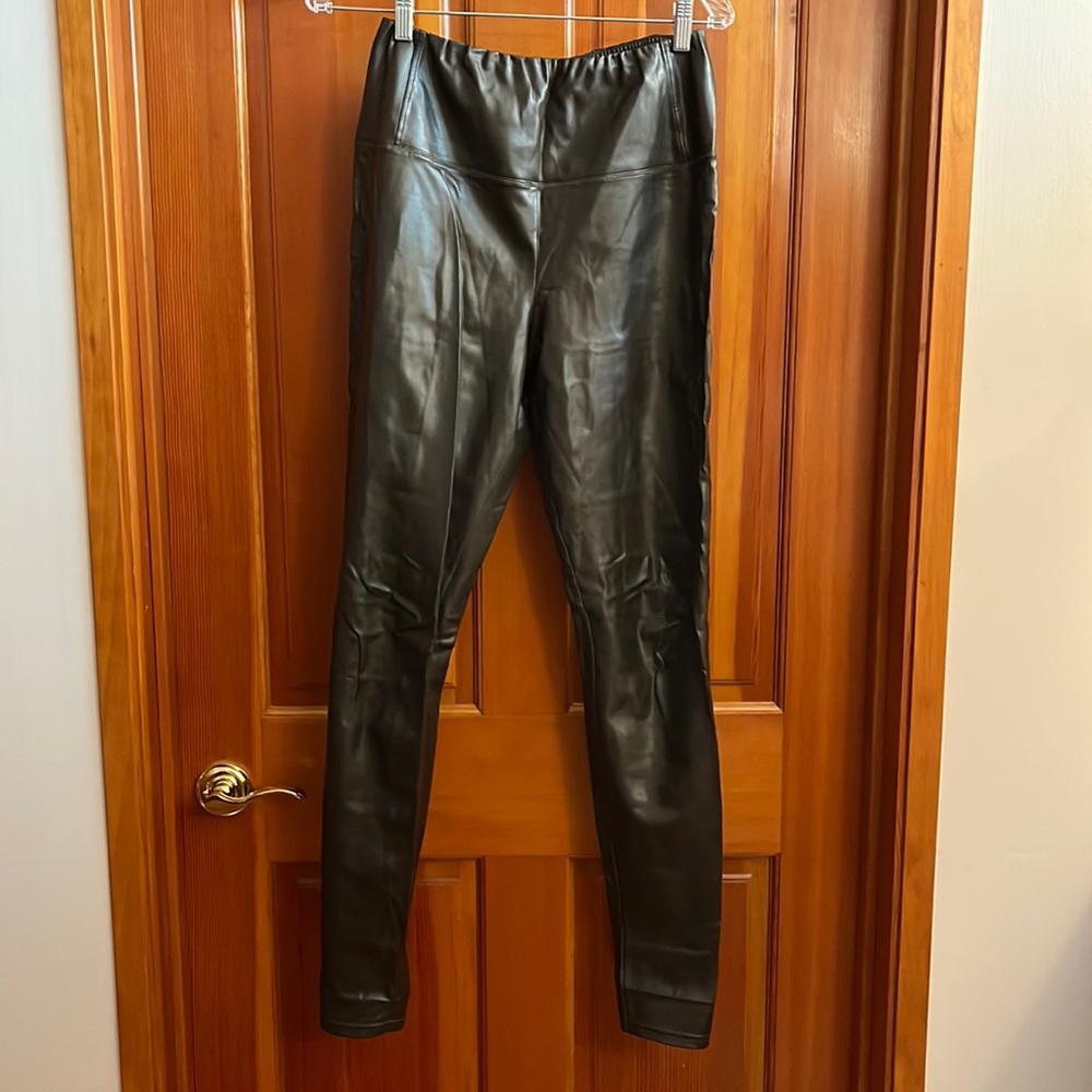 WILFRED FREE VEGAN LEATHER PSNTS